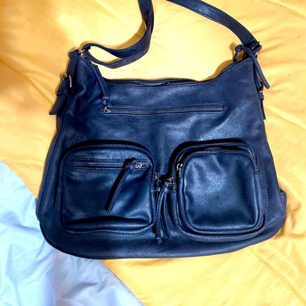 Multi-pocket crossbody black bag